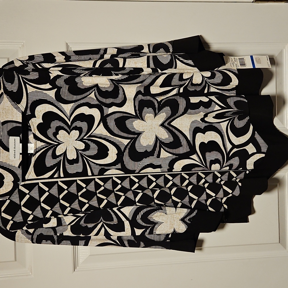 Alfred Dunner Floral Geometric Top - Picture 3 of 8